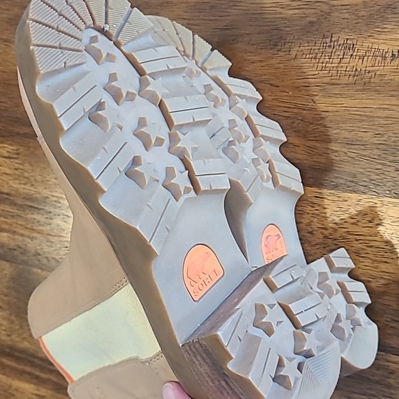 Sorel Joan Now Chelsea Tan Leather Ankle Boots 8.5 - Picture 8 of 9